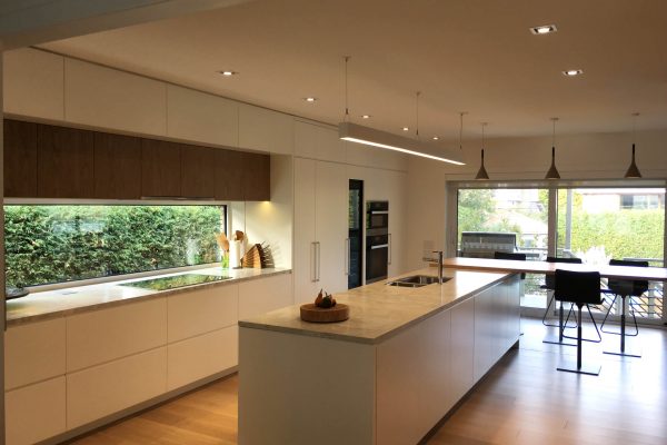 Meuble sur mesure Montréal, ébénisterie artisanale, bois design haut de gamme pour un aménagement intérieur sur mesure.